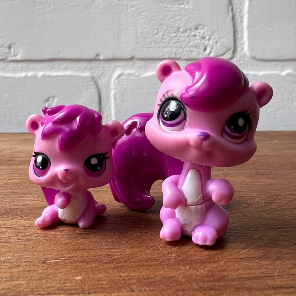 LPS Littlest Pet Shop Mommy and Baby Purple Squirrels 2pc. - Picture 2 of 5